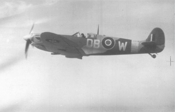Spitfire VB DB-W du No. 411 Sqdn., 1942 Spitfire VB DB-W du No. 411 Sqdn., 1942