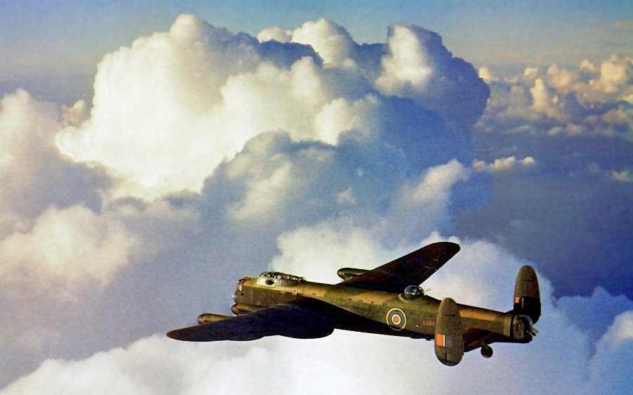 Lancaster III ED592, début 1943 Lancaster III ED592, début 1943